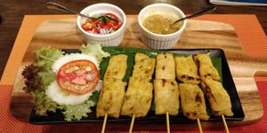 Not-pork satay skewers at Yes Vegan in Pattaya