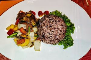 Vegan Stir-fried Sirloin w/Rice at Yes Vegan in Pattaya