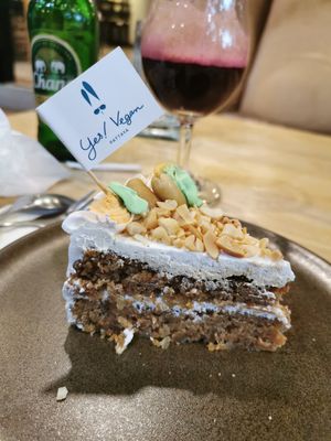 Carrot cake at Yes Vegan in Pattaya