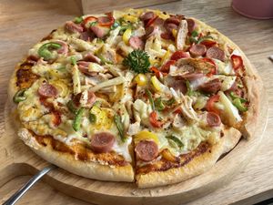 Hawaiian pizza, 185 baht  at Yes Vegan in Pattaya