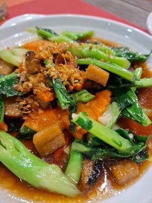 Kale with salty fish at Yes Vegan in Pattaya
