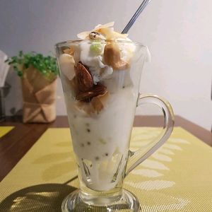 ice cream at Yes Vegan in Pattaya