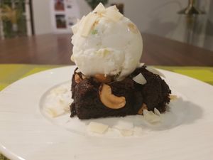 brownie ice cream at Yes Vegan in Pattaya