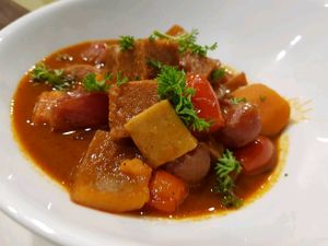 vegan beef in red curry soup at Yes Vegan in Pattaya