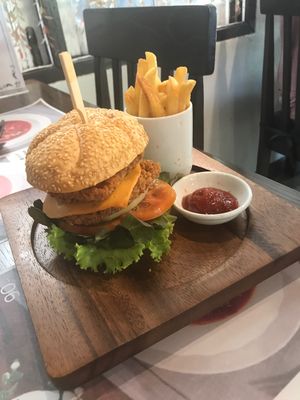 Double chicken burger at Yes Vegan in Pattaya