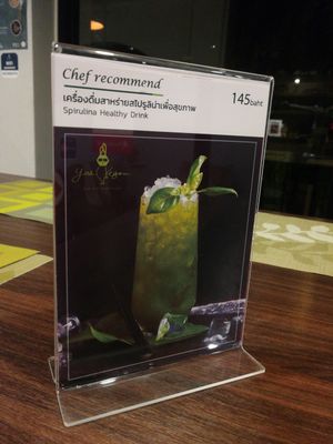 Healthy drink at Yes Vegan in Pattaya