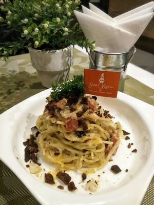 Vegan spaghetti carbonara at Yes Vegan in Pattaya