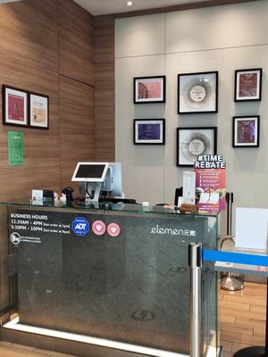 Cashier counter at elemen 元素 - HarbourFront in Central Singapore