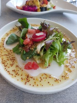 Quinoa salad at elemen 元素 - HarbourFront in Central Singapore