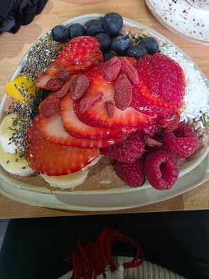 Chocolate peanut butter banana breakfast bowl at Ginger & Mint in East London