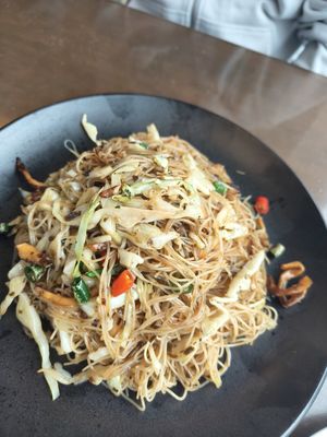 Saute mee hoon 👍🏻 ~ Mar 25 at Jujube Tree 枣子树素餐厅 - 成都铂金城店 in Chengdu