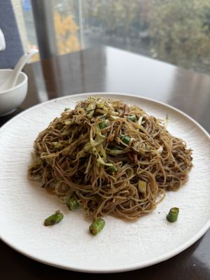 Stir fry noodlees  at Jujube Tree 枣子树素餐厅 - 成都铂金城店 in Chengdu