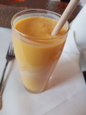 Vegane Mangolassi at Crown of India in Oberursel