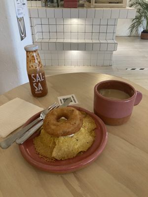 Breakfast donut with tofu omelette  at Pulpa Amor Liquido  in Mexico City