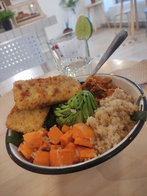 Fried tofu Budda Bowl at Pulpa Amor Liquido  in Mexico City