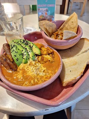 Súper recomendado el English Breakfast, realmente está delicioso at Pulpa Amor Liquido  in Mexico City