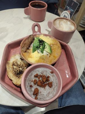 English breakfast con pumpkin spice latte con Soya vainilla! #Veganuary at Pulpa Amor Liquido  in Mexico City