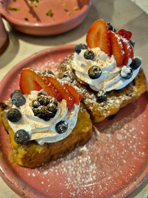 French toast was actually cinnamon rolls!!! at Pulpa Amor Liquido  in Mexico City