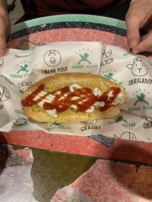 Mano, olha essa cachorro quente 🤤🤤🤤. Meu namorado onívoro que comeu. Vcs tem noção? Perfeito! at Açougue Vegano - Barra da Tijuca in Rio De Janeiro