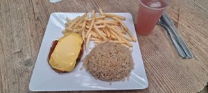 Parmegiana, arroz integral, fritas e pink lemonade at Açougue Vegano - Barra da Tijuca in Rio De Janeiro