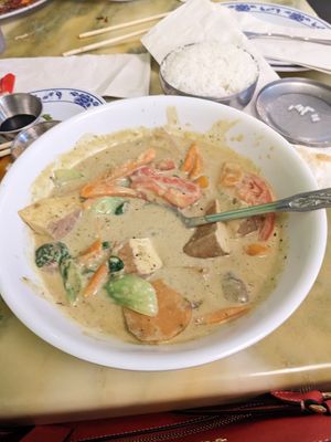Green curry with tofu🤤 at Like My Thai in Erie