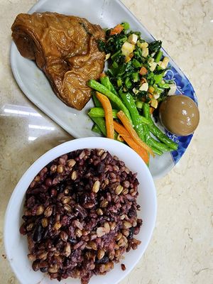  at Xīn Xīn YīYuán Táng  鑫鑫一元堂 in Taipei