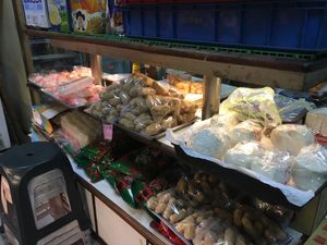 More goodies at Xīn Xīn YīYuán Táng  鑫鑫一元堂 in Taipei