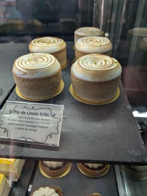  at Pastelería y Panadería Sinfonía in Santiago