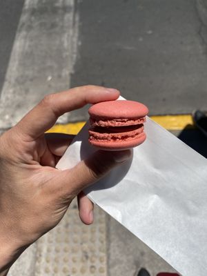 Vegan macaron😄 at Pastelería y Panadería Sinfonía in Santiago