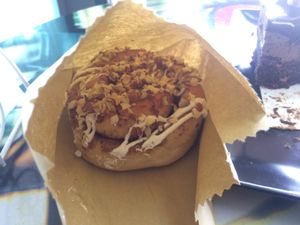 Cinnamon bun at Pastelería y Panadería Sinfonía in Santiago