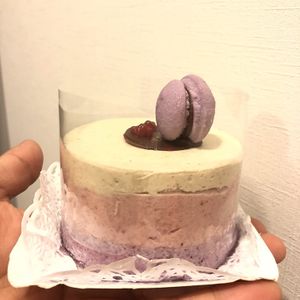 Cheesecake de frutos rojos, veganos y GF at Pastelería y Panadería Sinfonía in Santiago