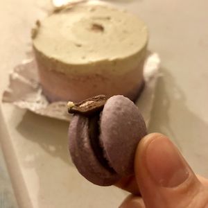 Parte dela decoración del cheesecake  at Pastelería y Panadería Sinfonía in Santiago