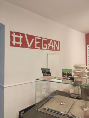 Vegan decorations at Kuschari König in Cologne
