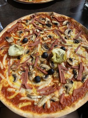 Vegan quattro stagioni  at Pizzeria Napoli in Sundbyberg