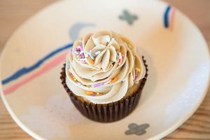 Vanilla Cupcake at TOPO by Kitchen Mouse in Los Angeles