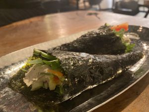 raw nori roll   at Vantra Vegan in London
