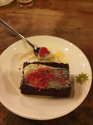 Brownie too small for the price at Vantra Vegan in London