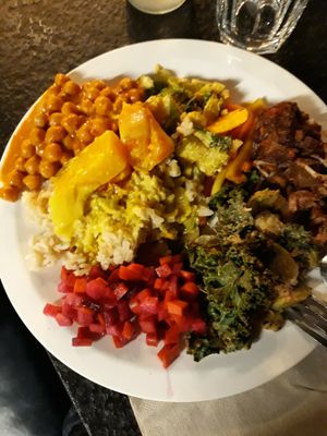 A little bit of everything, as much as I could fit into a plate.?Very tasty at Vantra Vegan in London