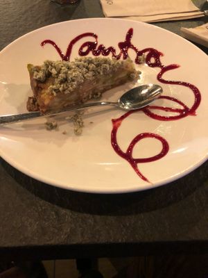 Raw apple pie. INCREDIBLE  at Vantra Vegan in London