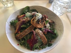 Spring salad at O Antigo Talho in Lisbon