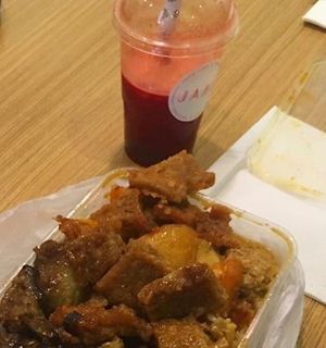 A very zoomed in photo, but here is the “Up Beet” mix that I love so much! This is a size small, which is $5. Food is from Pure Vegetarian located in Central Markets food court at Jamu in Adelaide