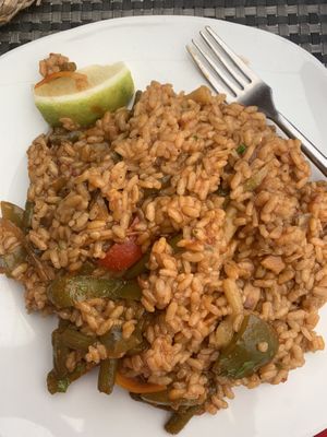 Quite a fussy eater but this paella was incredible!!!! Massive portions as well 🤤 at Belin Restaurante in Gran Canaria