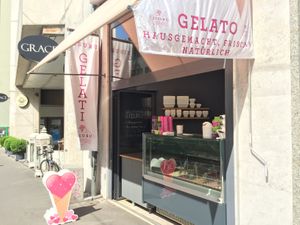 Eisguru at Eisuru Glace in Basel