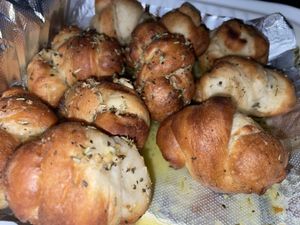 Vegan garlic knots  at Nice Guys Pizza and Beer in Cape Coral