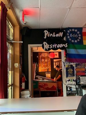 Bar at Nice Guys Pizza and Beer in Cape Coral