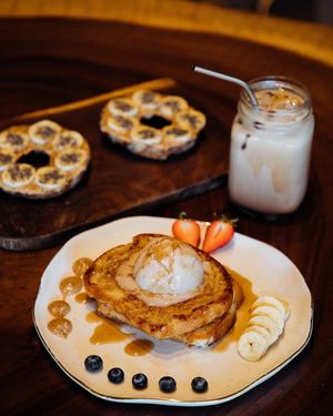 Vegan French toast at The Green Place in Puerto Vallarta