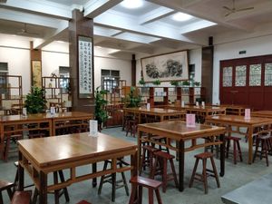 Eating area at WuGuanTang WanYuanZhai in Fuzhou