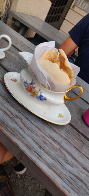 You get the pita in a gravy pot! at Nil - Grünbergerstr. in Berlin