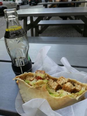 Pita with tofu Madagascar at Nil - Grünbergerstr. in Berlin