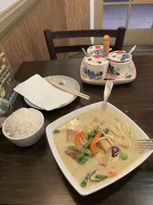 Green curry  at Samata Vegan House in Hollywood